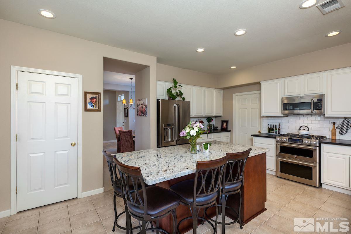 10600 Sterling Ridge Way Reno, NV 89521 - Photo 5 of 25 a view of a dining room with furniture