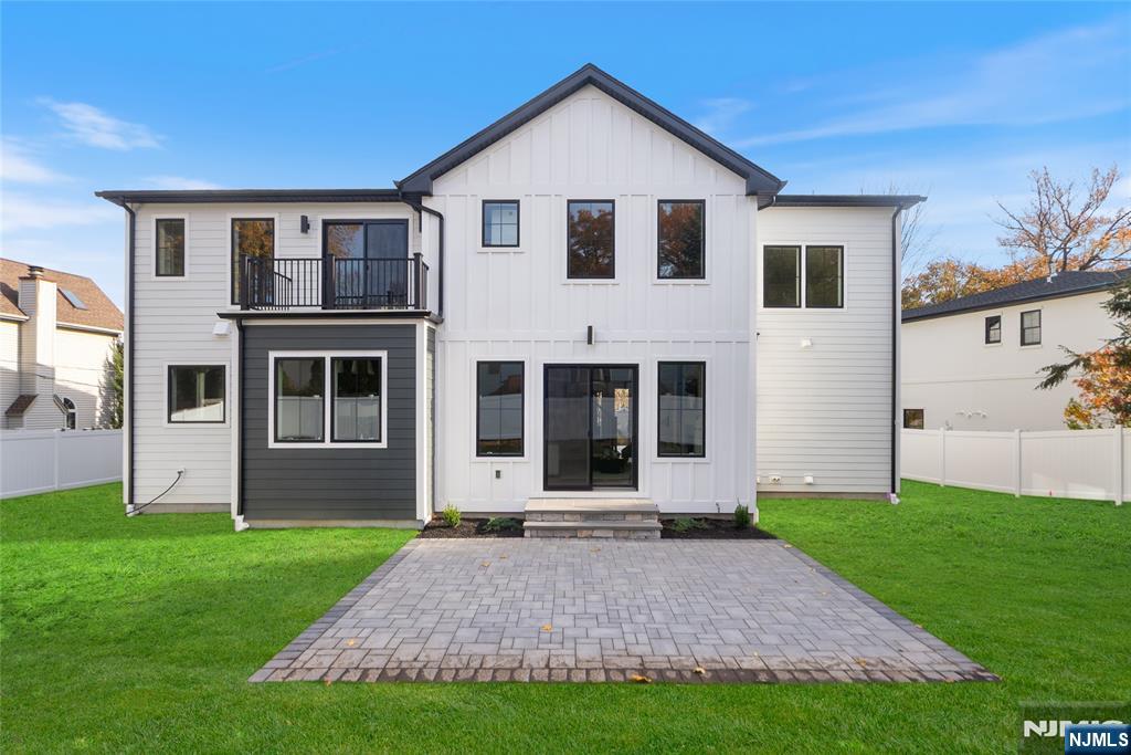 333 Harrison Street Paramus, NJ 07652 - Photo 6 of 50