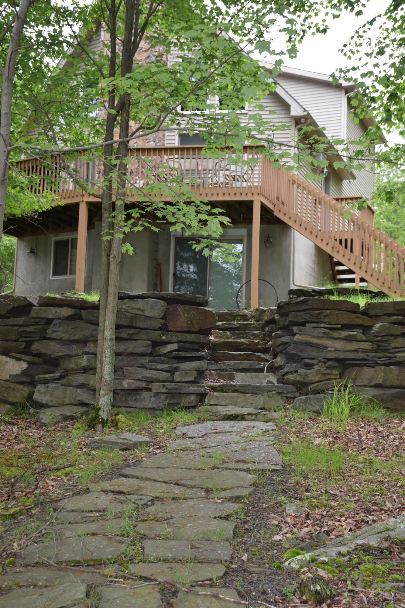 109 Mockingbird Court Bushkill, PA 18324 - Photo 1 of 54