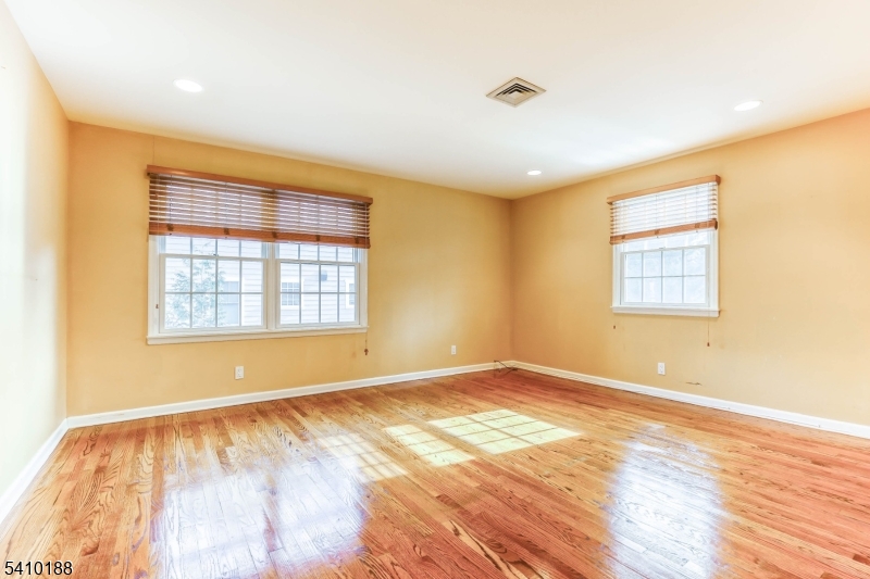 11 Wordsworth Road Short Hills, NJ 07078 - Photo 12 of 24