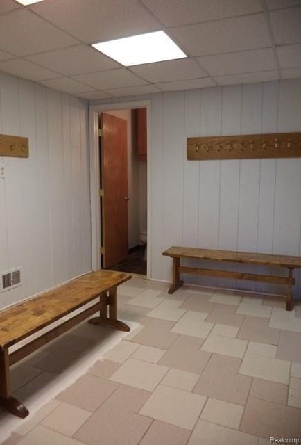 1582 Hawthorne Road Grosse Pointe, MI 48236 - Photo 19 of 36 Hawthorne-1582 (50).jpg