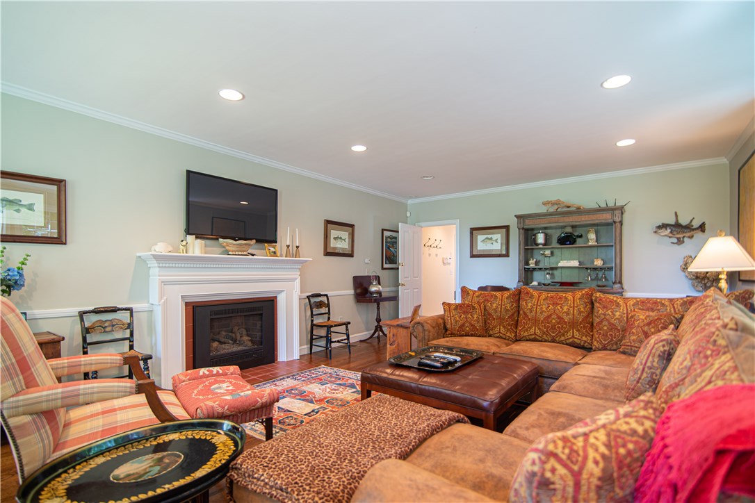 114 Ferry Road Bristol, RI 02809 - Photo 20 of 50 Gallery Image 20