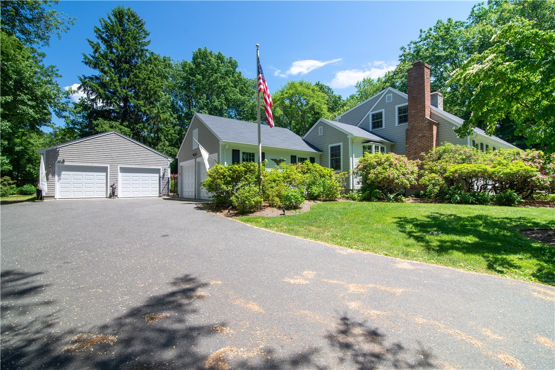114 Ferry Road Bristol, RI 02809 - Photo 2 of 50 Gallery Image 2