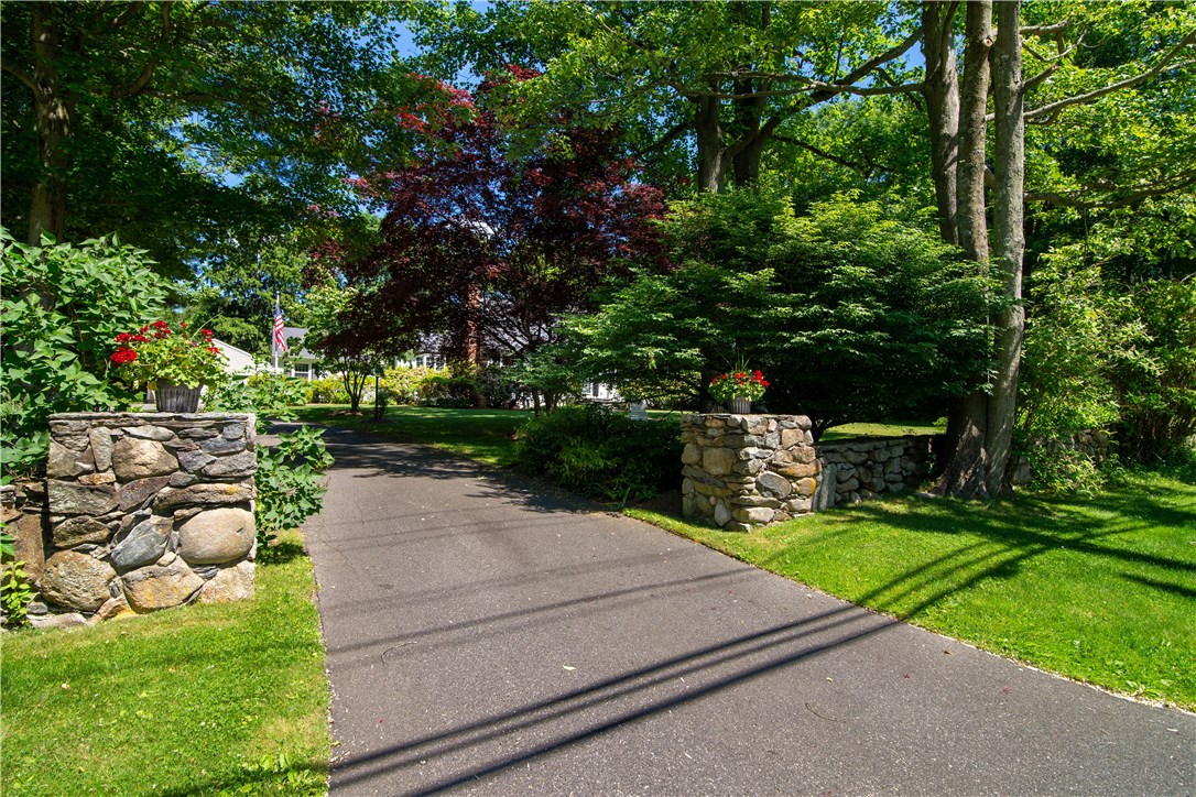 114 Ferry Road Bristol, RI 02809 - Photo 3 of 50 Gallery Image 3