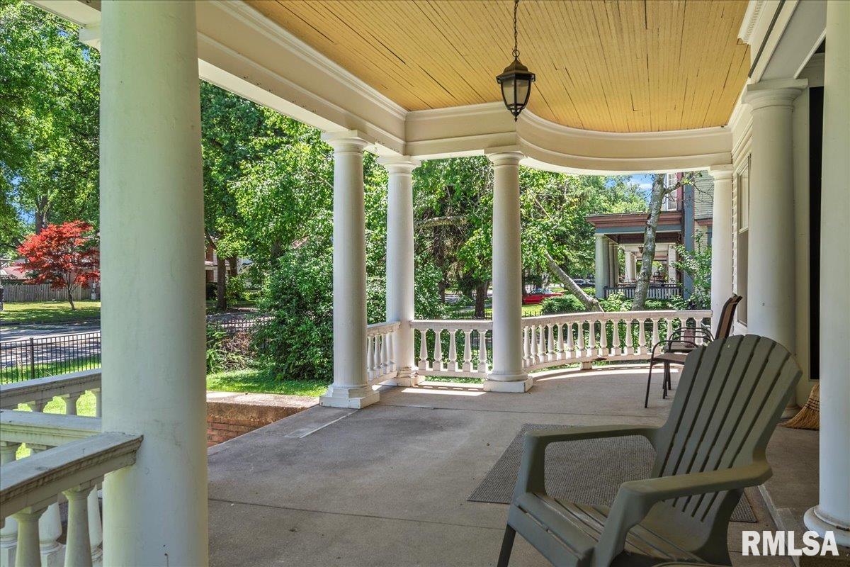 801 South Walnut Street Springfield, IL 62704 - Photo 8 of 77
