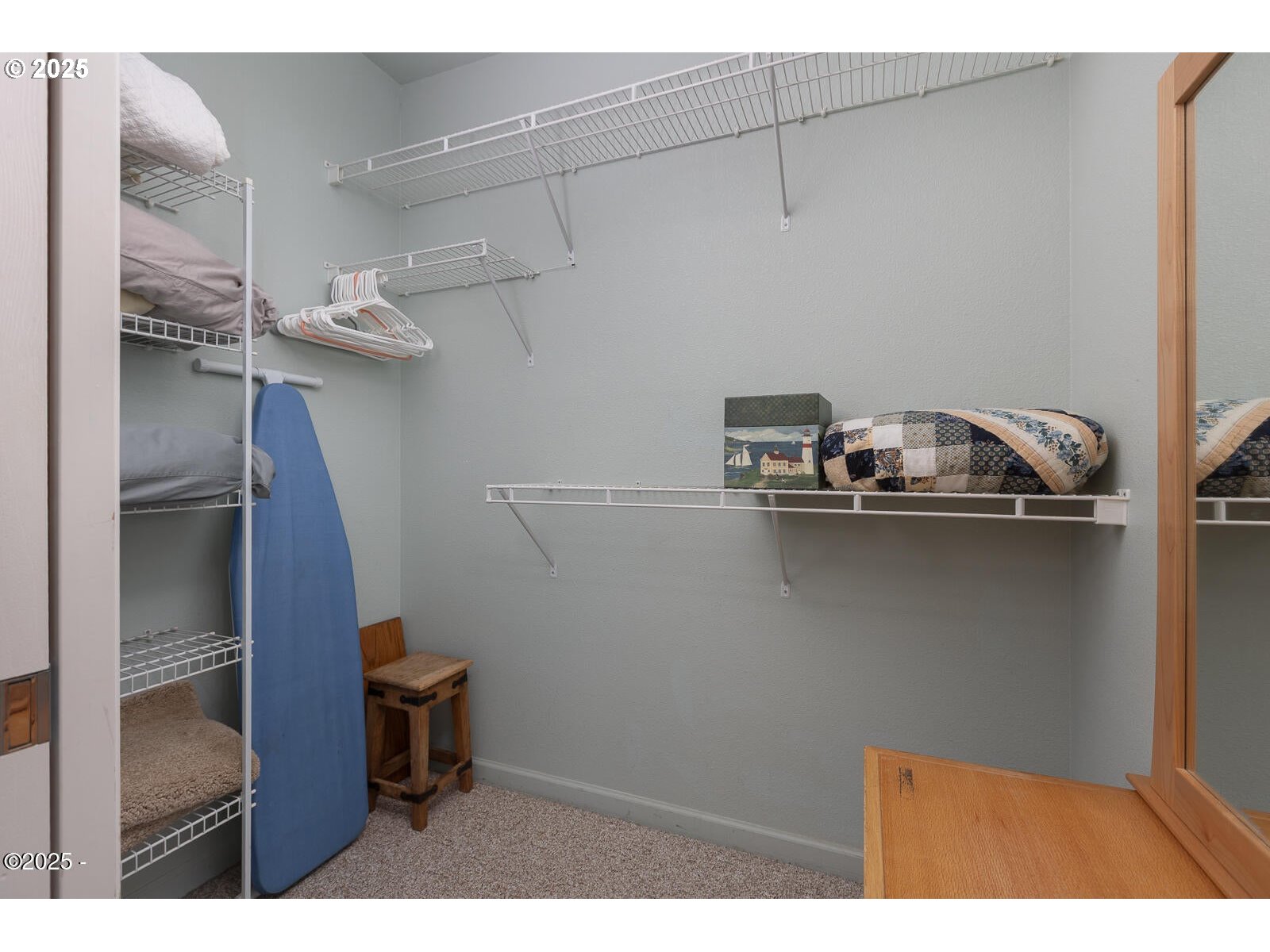 1113 Highway 101, Unit 48 Depoe Bay, OR 97341 - Photo 24 of 40 a close view of cabinet