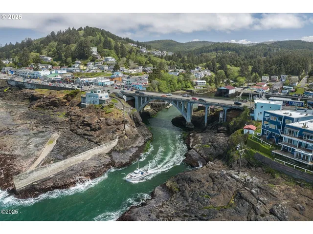 $850,000 | 1113 Highway 101, Unit 48, Depoe Bay, OR 97341