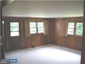 208 Paper Mill Road Oreland, PA 19075 - Photo 11 of 12 Family Room