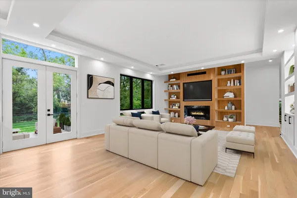 $2,175,000 | 4609 Willow Run Drive, Annandale, VA 22003