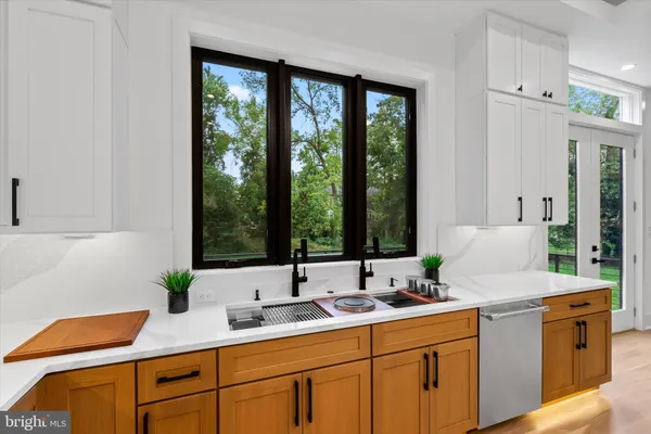 $2,175,000 | 4609 Willow Run Drive, Annandale, VA 22003