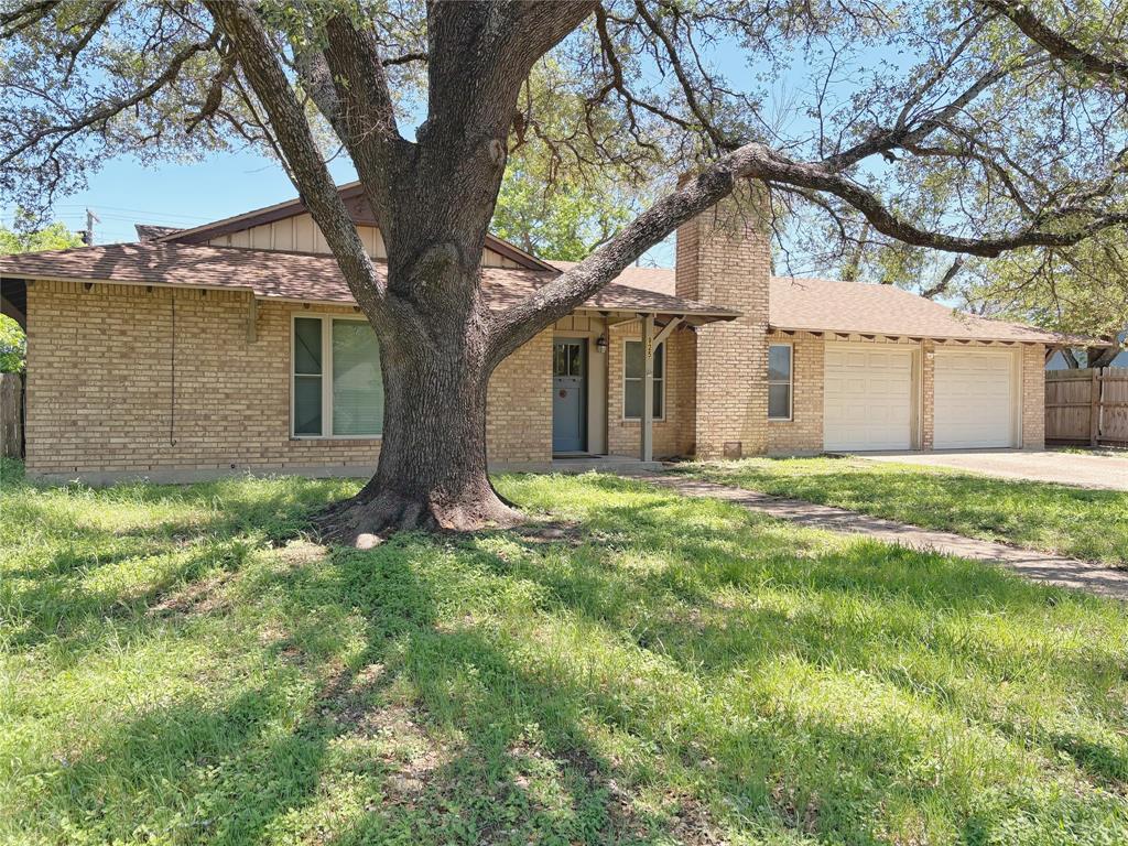 925 Rambler Drive Waco, TX 76710 - Photo 3 of 25