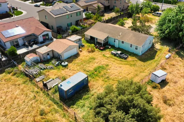 $2,799,985 | 1957 West Woodward Avenue, Manteca, CA 95337