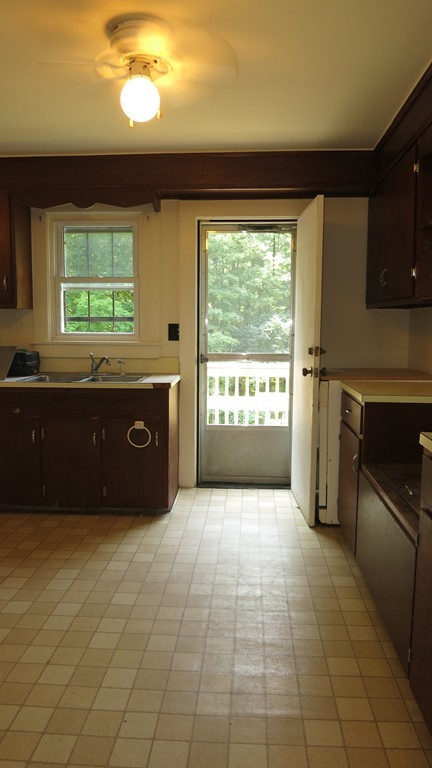 40 Flat Hills Road Amherst, MA 01002 - Photo 9 of 25 Gallery Image 9