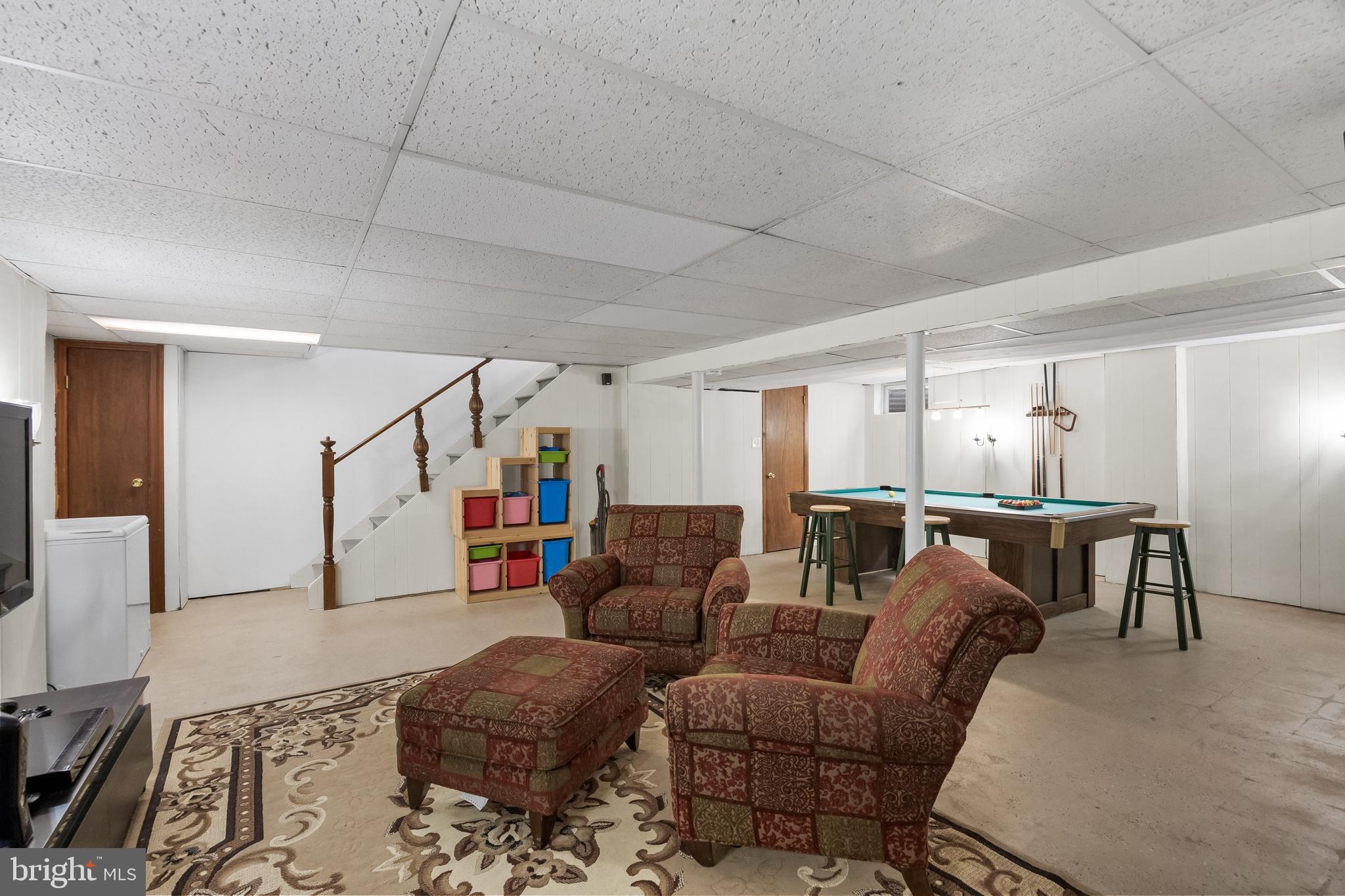 508 Perry Drive Mount Laurel, NJ 08054 - Photo 25 of 61 a living room with furniture and a wooden floor