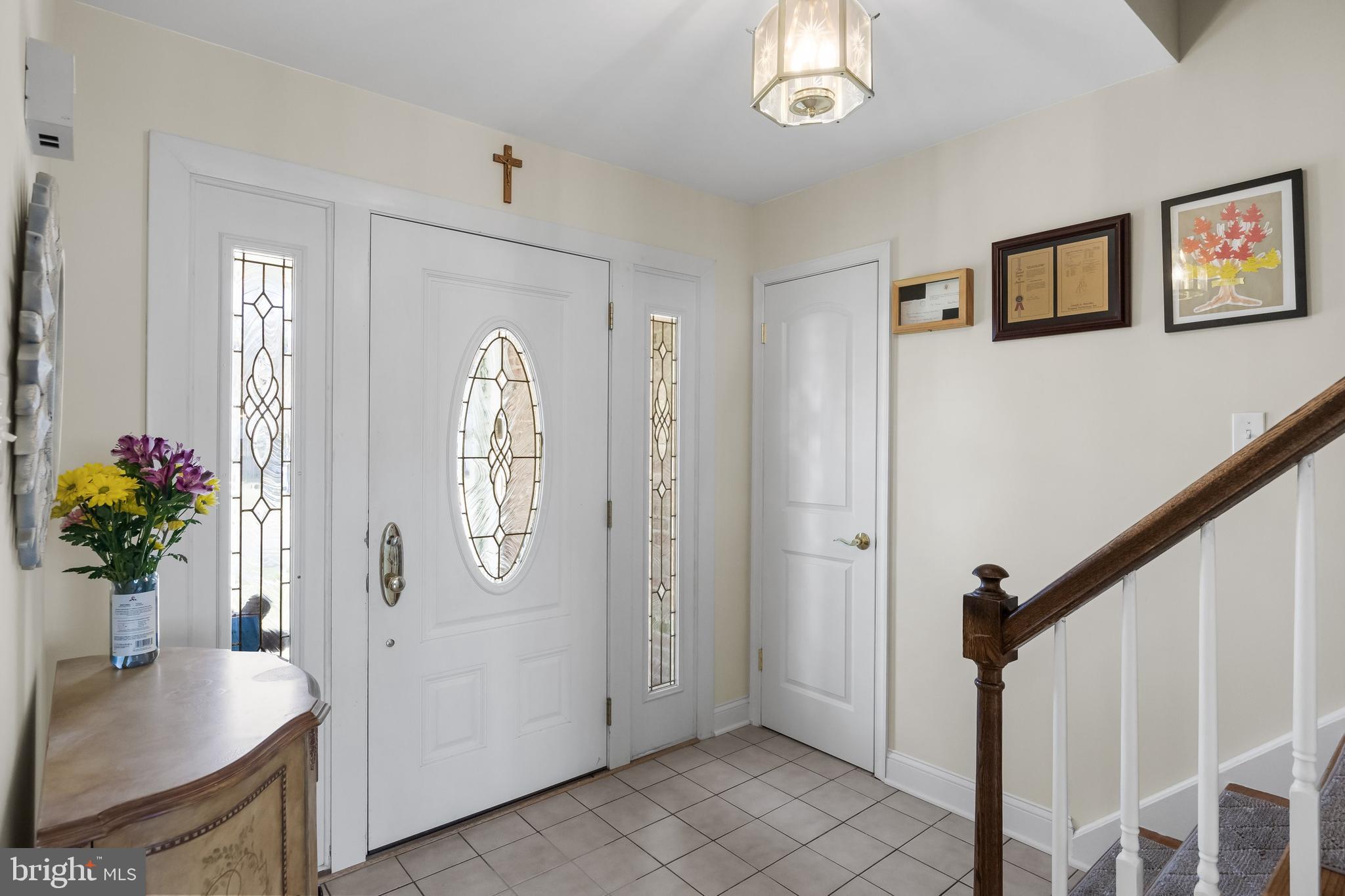 508 Perry Drive Mount Laurel, NJ 08054 - Photo 5 of 61 Foyer entryway