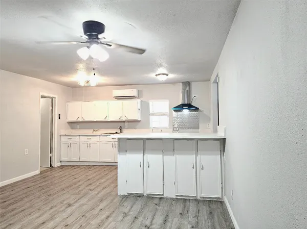 $1,400 | 4419 West Bayshore Drive, Unit 3, Bacliff, TX 77518