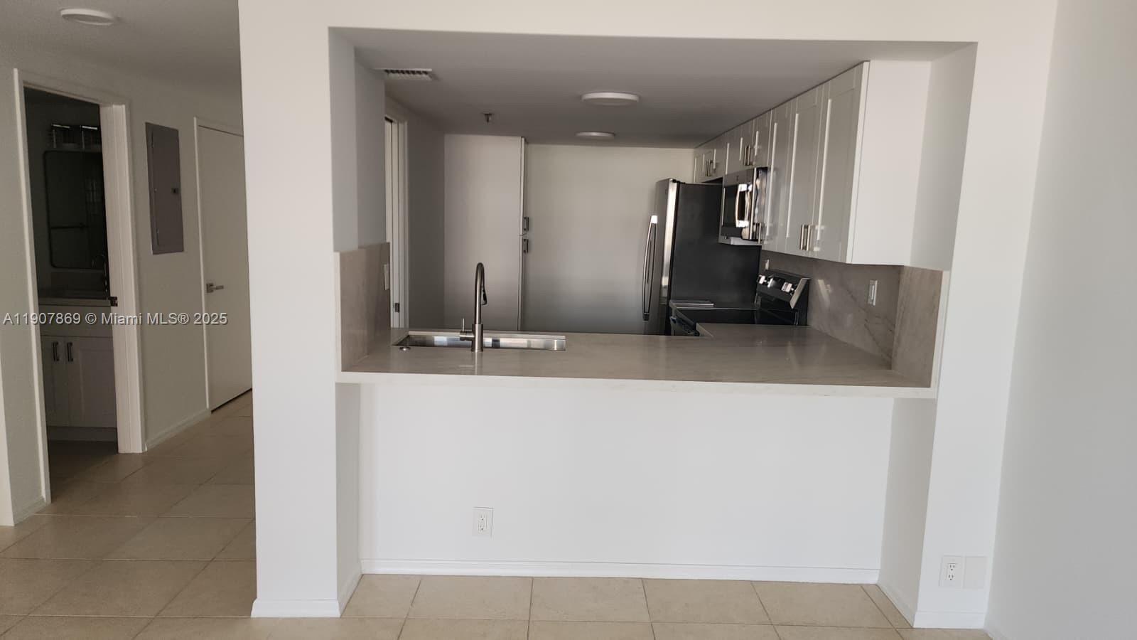 201 Crandon Boulevard, Unit 936 Key Biscayne, FL 33149 - Photo 7 of 18