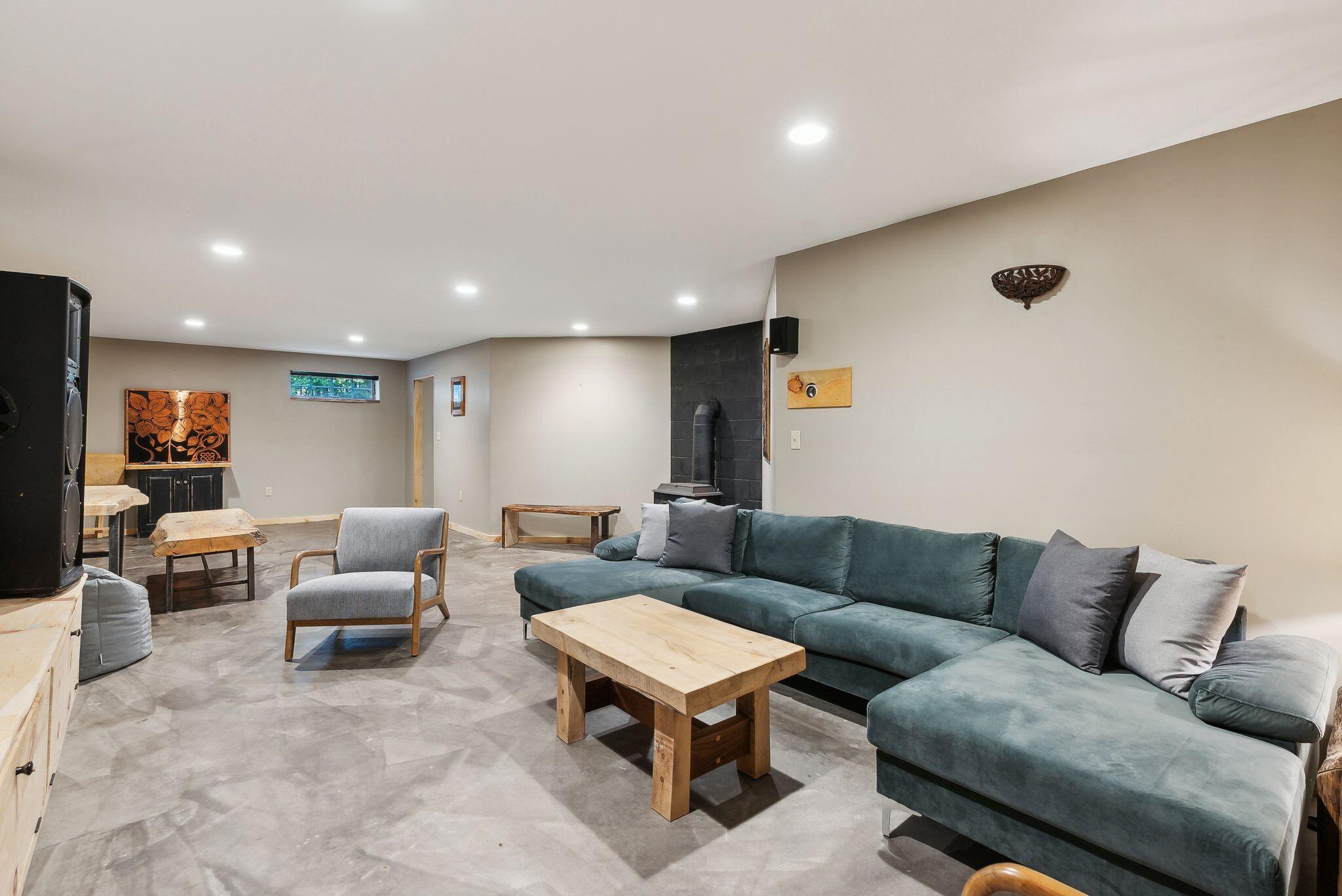 1363 Middle Road Woolwich, ME 04579 - Photo 67 of 105 Theater Room