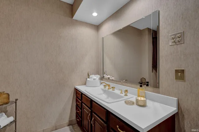 $359,900 | 500-10 Greentree Drive, Bedford, IN 47421