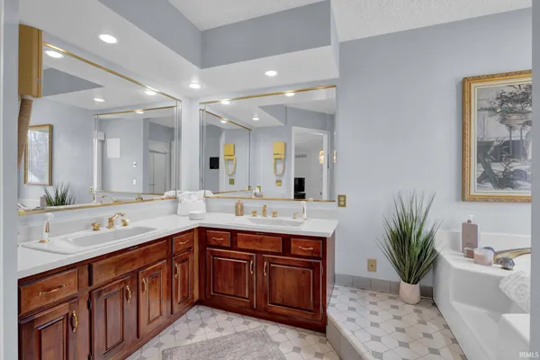 $339,900 | 500-10 Greentree Drive, Bedford, IN 47421