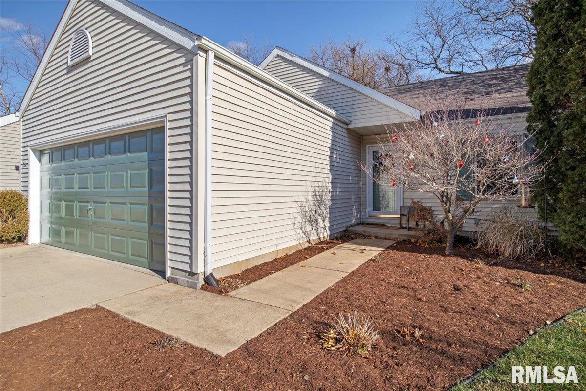 812 Helene Street Springfield, IL 62702 - Photo 2 of 34