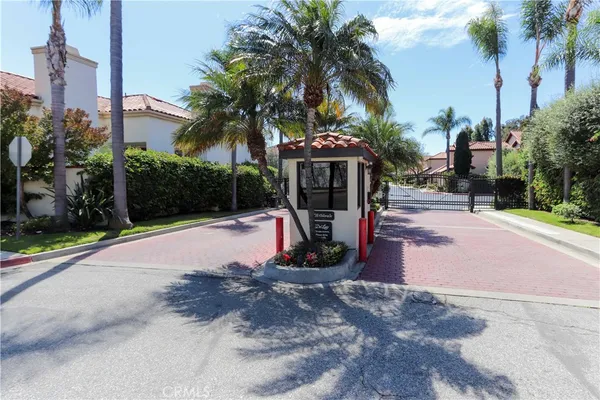 $1,550,000 | 5755 Ave Estoril, Long Beach, CA 90814