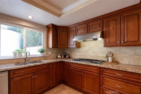 $1,550,000 | 5755 Ave Estoril, Long Beach, CA 90814