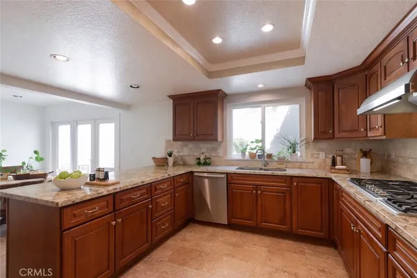 $1,550,000 | 5755 Ave Estoril, Long Beach, CA 90814