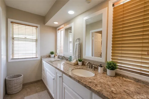 $1,550,000 | 5755 Ave Estoril, Long Beach, CA 90814