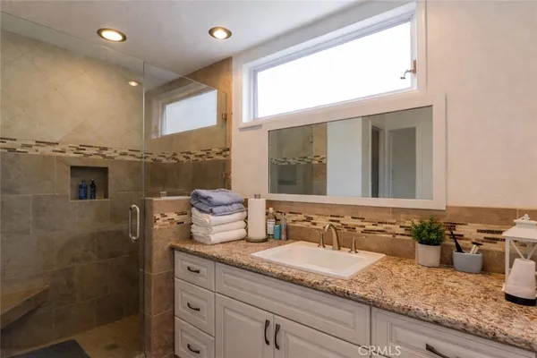 $1,550,000 | 5755 Ave Estoril, Long Beach, CA 90814