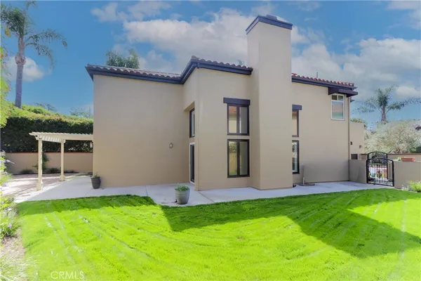 $1,550,000 | 5755 Ave Estoril, Long Beach, CA 90814