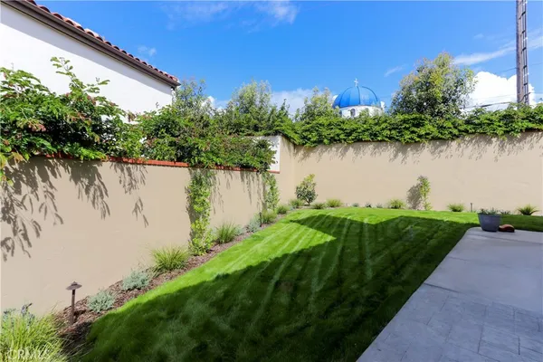 $1,550,000 | 5755 Ave Estoril, Long Beach, CA 90814