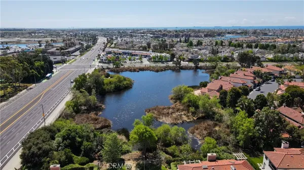 $1,550,000 | 5755 Ave Estoril, Long Beach, CA 90814