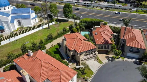 $1,550,000 | 5755 Ave Estoril, Long Beach, CA 90814