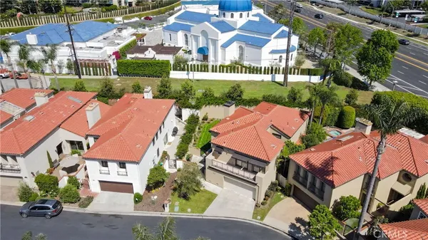 $1,550,000 | 5755 Ave Estoril, Long Beach, CA 90814