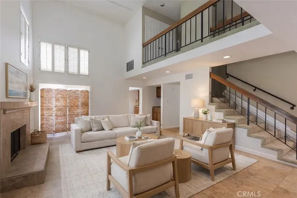 $1,550,000 | 5755 Ave Estoril, Long Beach, CA 90814