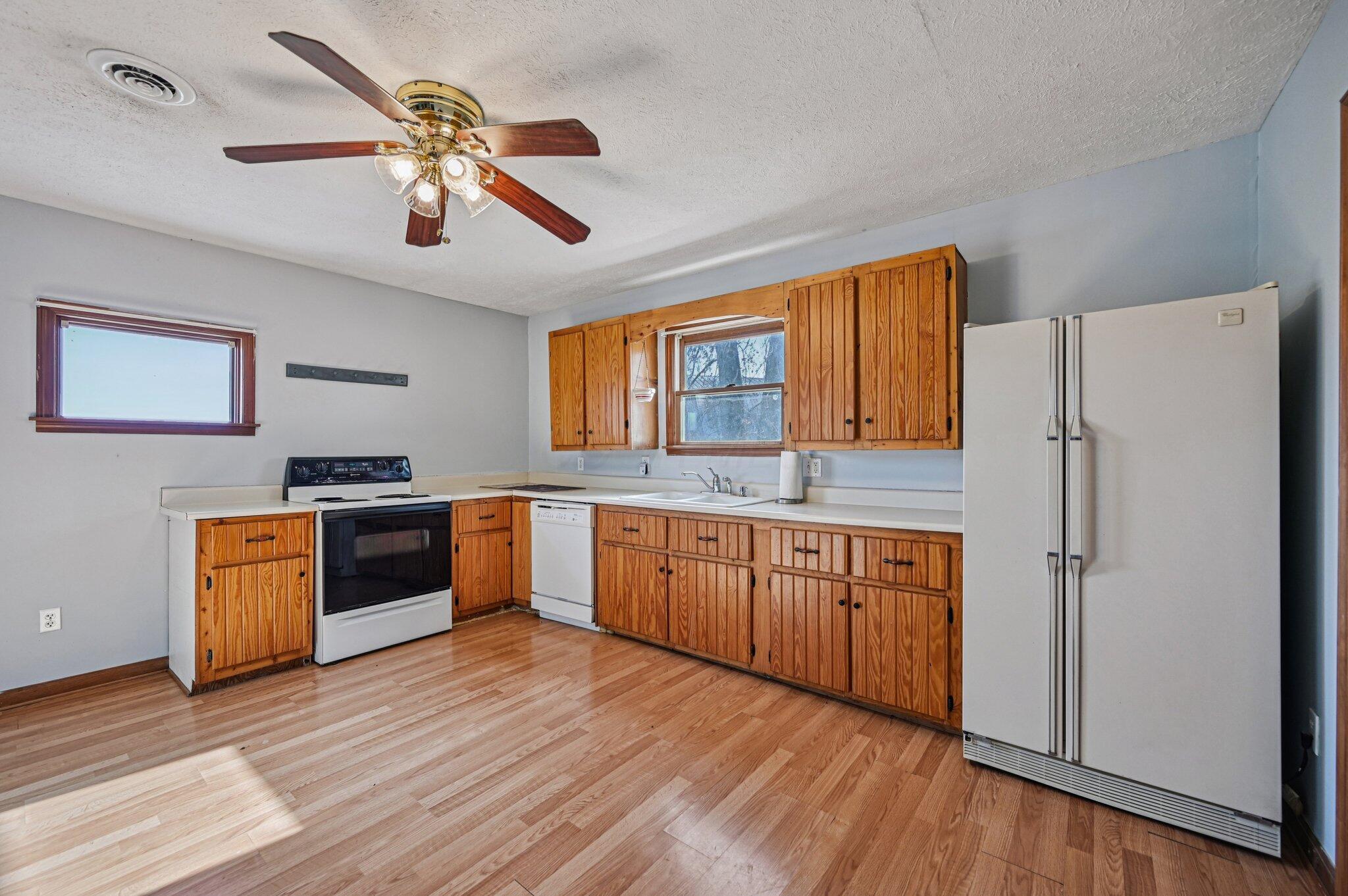 3100 Durant Road Zanesville, OH 43701 - Photo 14 of 48 Kitchen