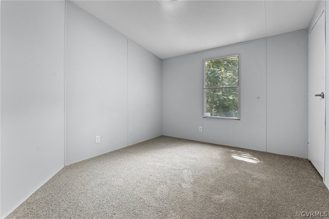 1172 Hendricks Road Pamplin, VA 23958 - Photo 25 of 36 an empty room with a window