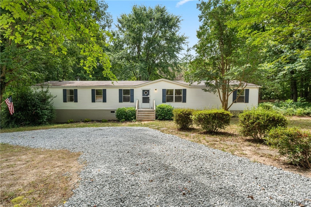 1172 Hendricks Road Pamplin, VA 23958 - Photo 3 of 36 a house view with a backyard space