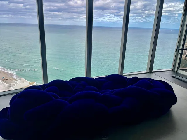 a picture of city view