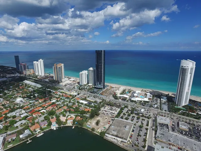 $8,500,000 | 18555 Collins Avenue, Unit 3705, Sunny Isles Beach, FL 33160