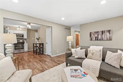 $349,900 | 541 Braebridge Road, Manchester, MO 63021