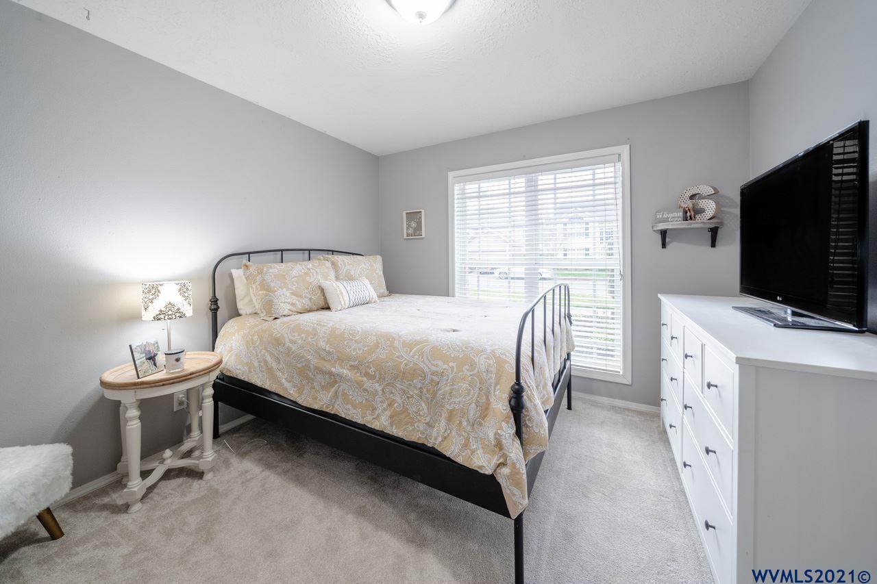 1197 Keystone Loop Northeast Keizer, OR 97303 - Photo 30 of 42 Gallery Image 30