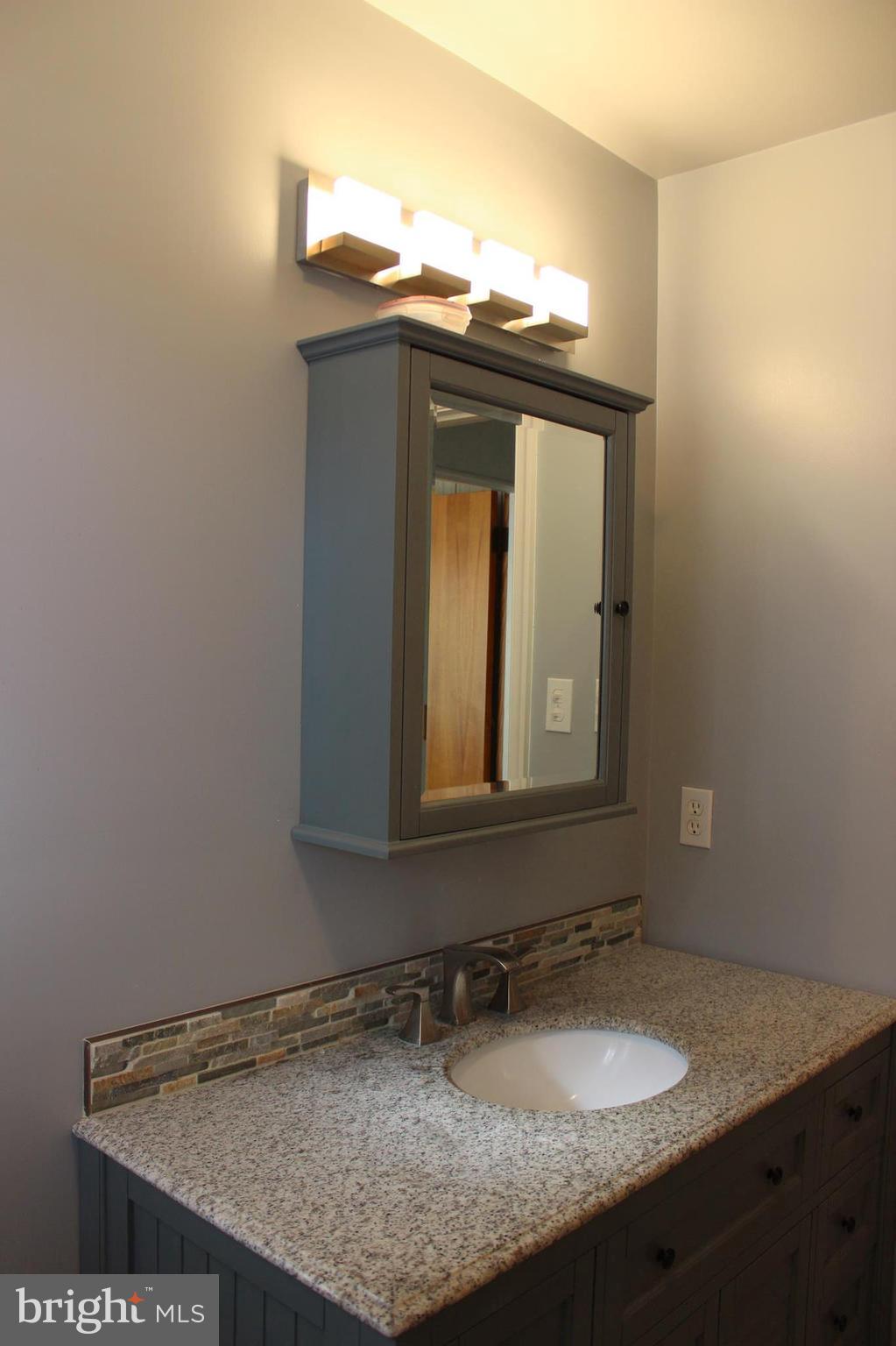 103 Queen Anne Road Stevensville, MD 21666 - Photo 8 of 20 Bath with new vanity