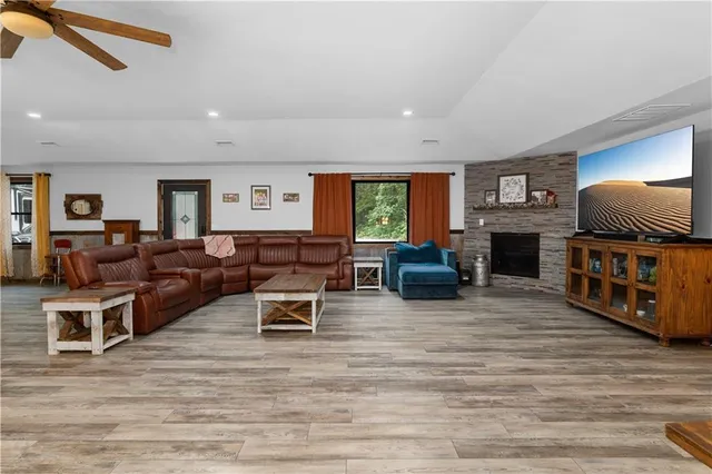 $449,000 | 1022 Wildrose Lane, Stover, MO 65078