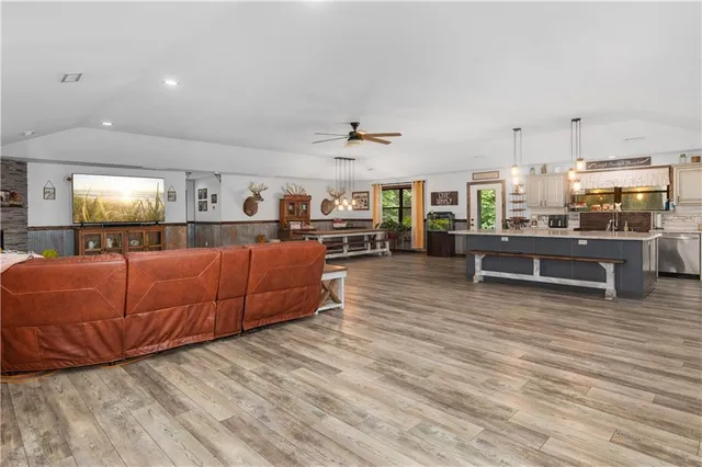 $449,000 | 1022 Wildrose Lane, Stover, MO 65078