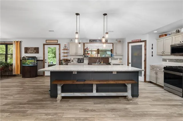 $449,000 | 1022 Wildrose Lane, Stover, MO 65078