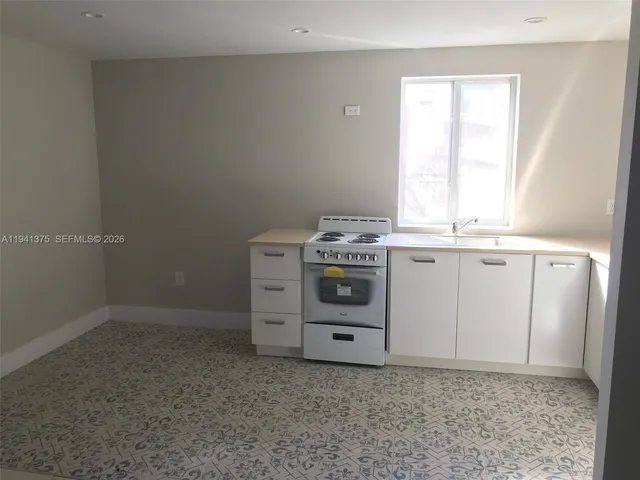 $1,900 | 1700 Northwest 22nd Court, Unit 1, Miami, FL 33125