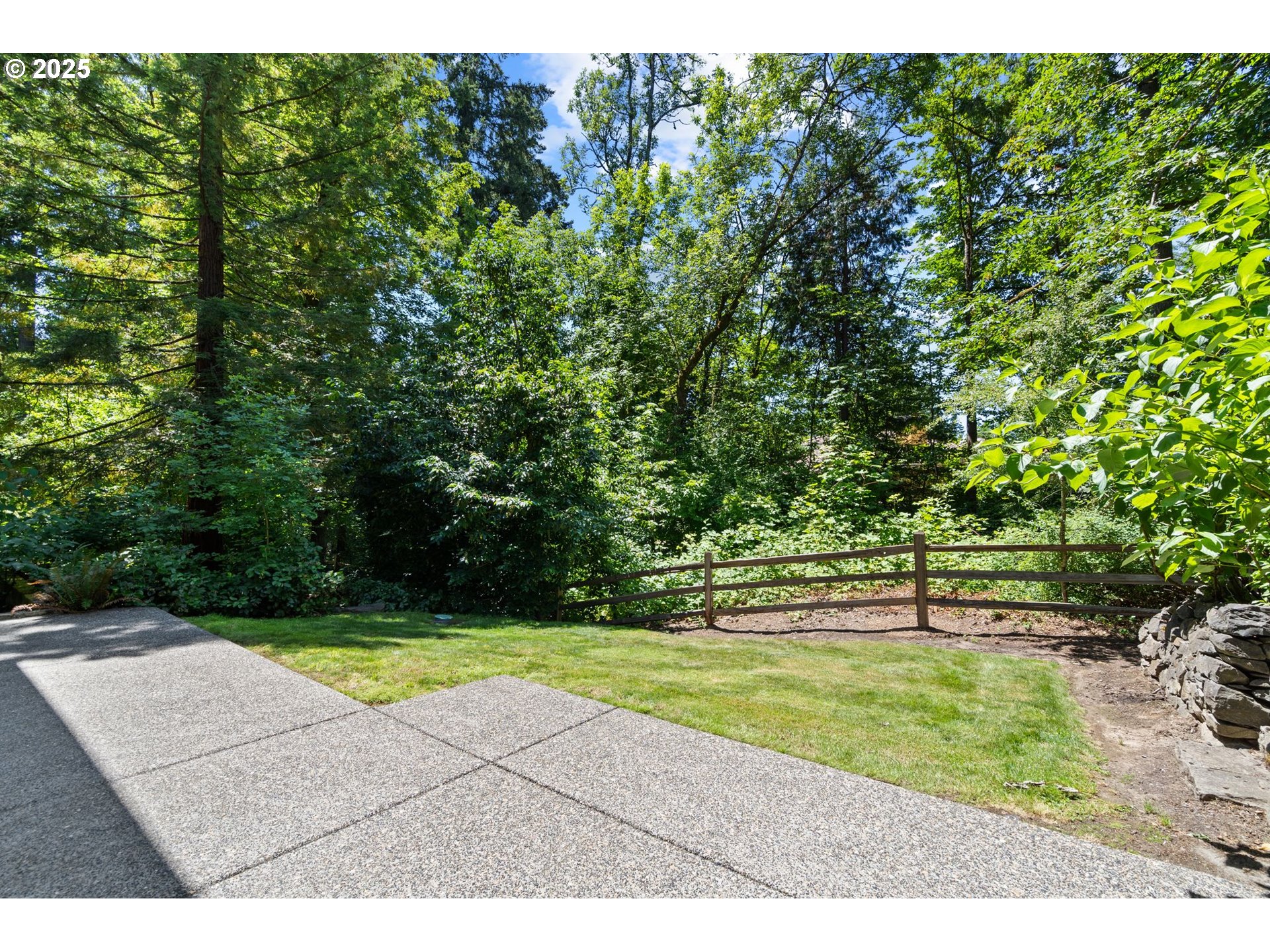 3425 Southwest 57th Avenue Portland, OR 97221 - Photo 30 of 33 a view of outdoor space