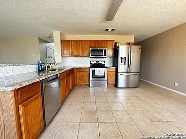 $299,900 | 9906 Autumn Dawn, Converse, TX 78109